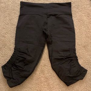 Gray Lululemon cropped leggings